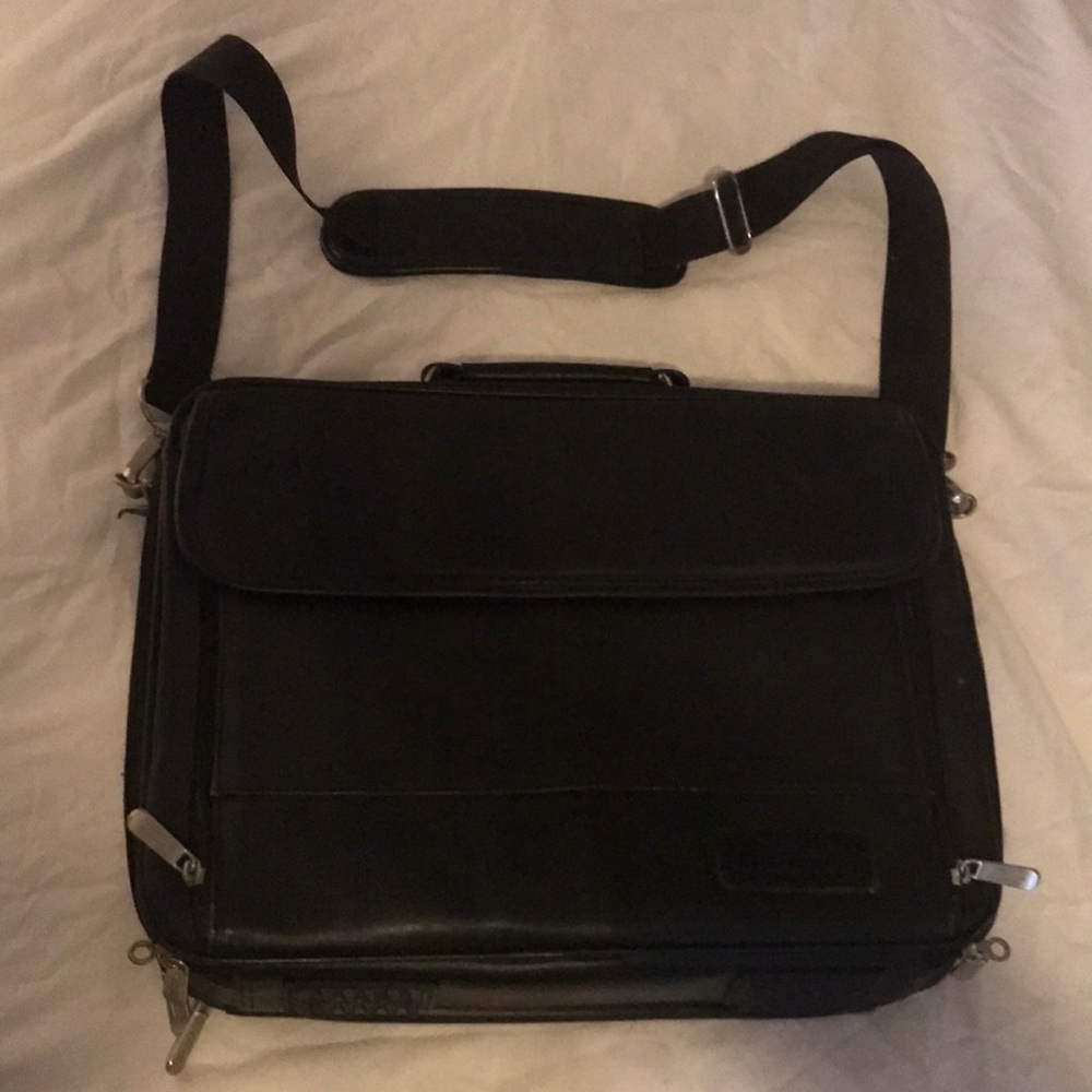 TARGUS black briefcase/ 16” laptop bag